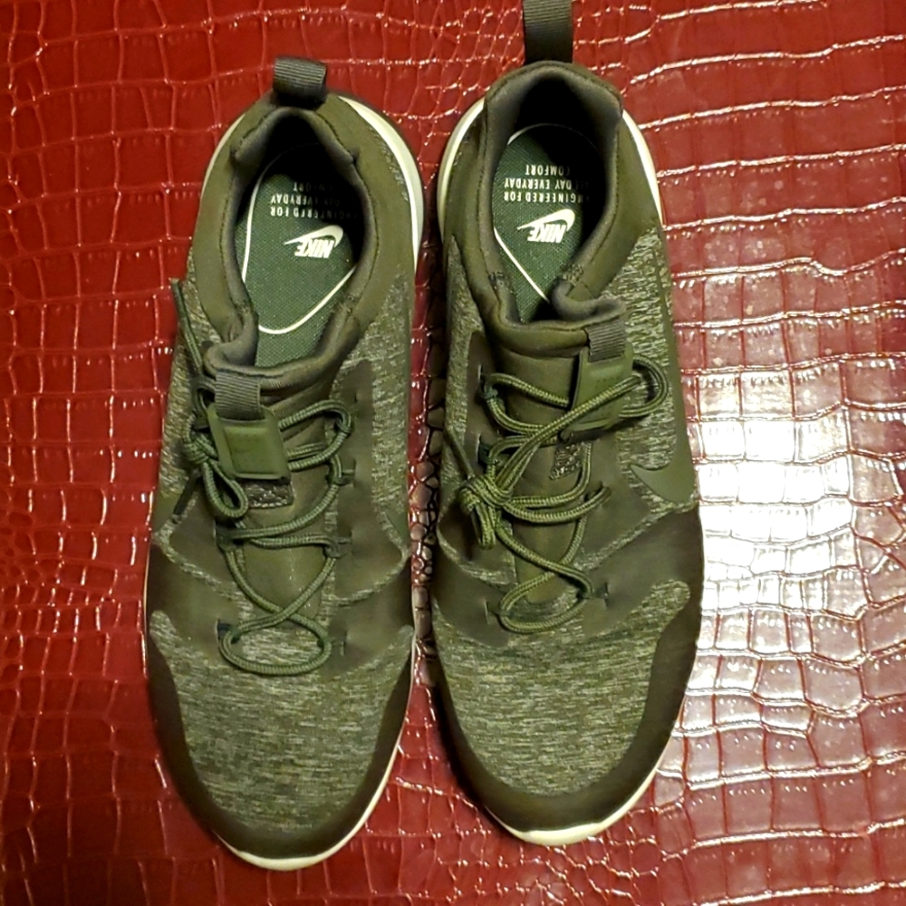 Nike gym shoe